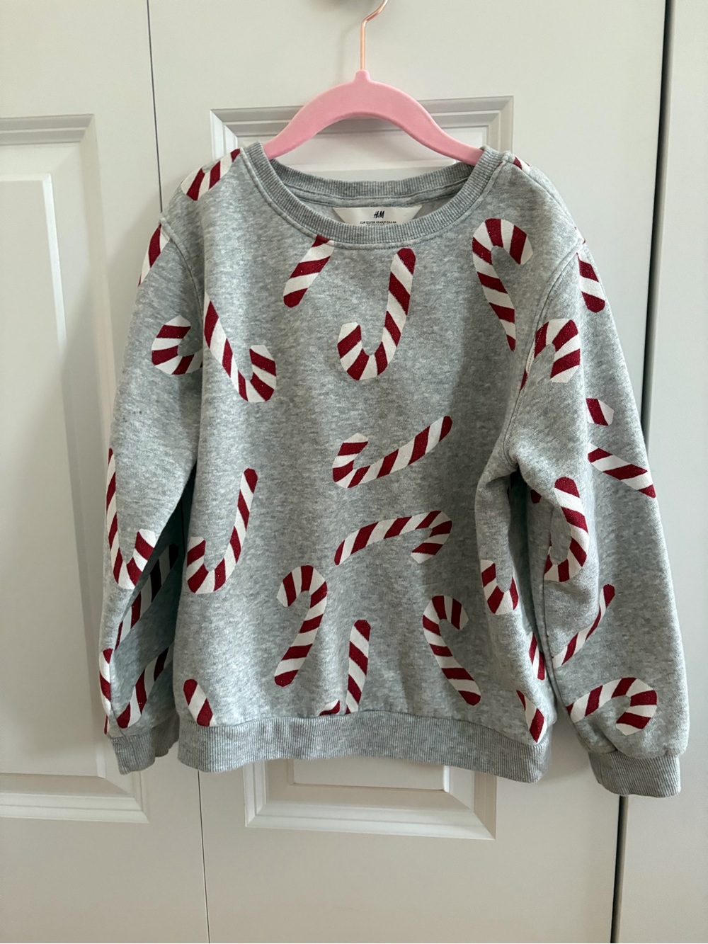H&M Girls Gray Candy Cane Print Crewneck Sweater. Size 6X/7.